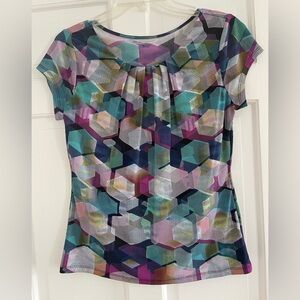 Worthington Multicolor Geometric Short Sleeve Top. Size PM.